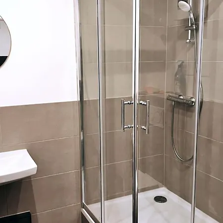 Levelup 3von5 Apartment *